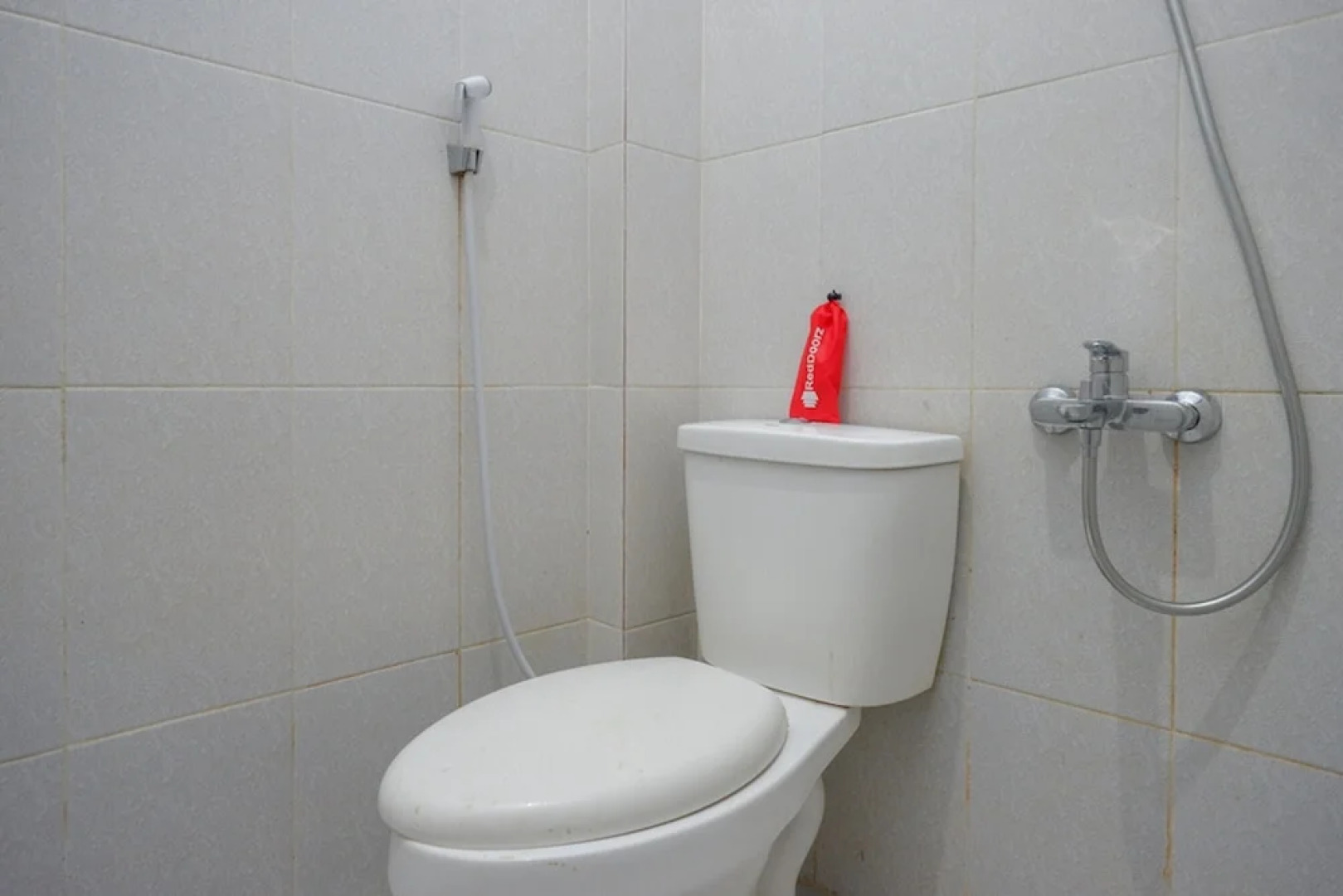 RedDoorz near Pasar Baru Mamuju