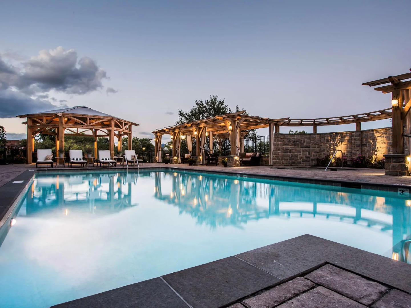 Hotel Roanoke & Conference Ctr, Curio Collection by Hilton