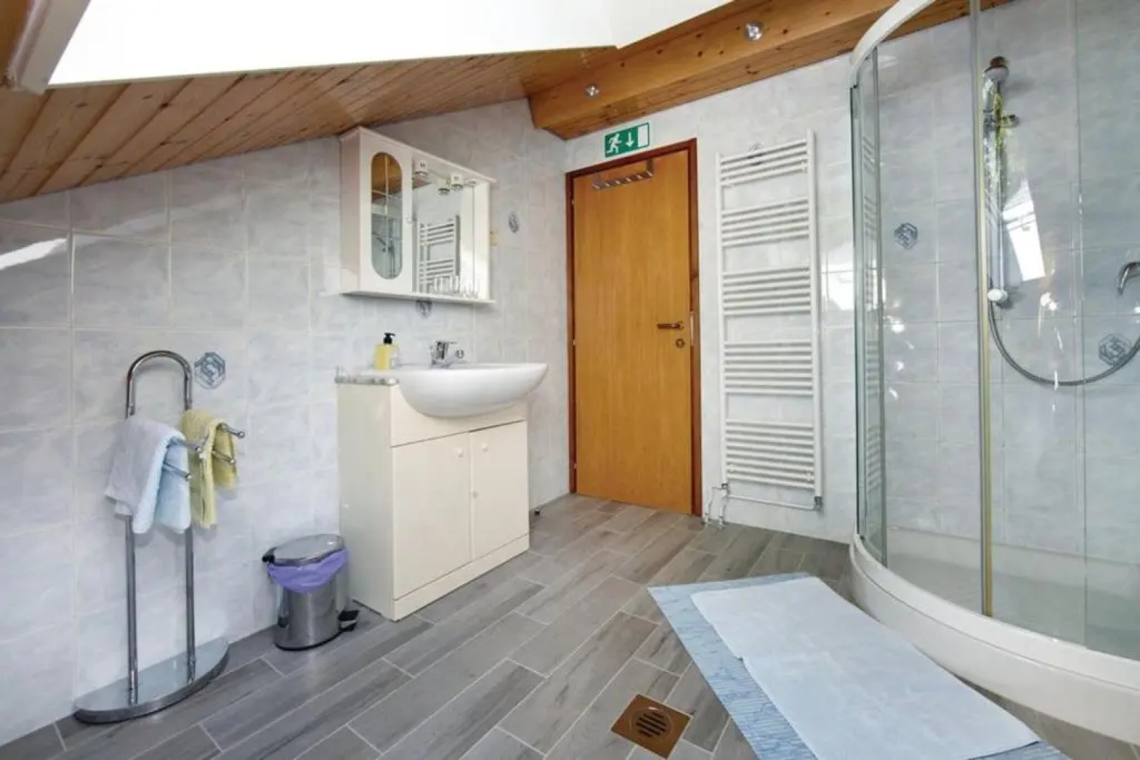 House Mavko Near Lake Cerknica