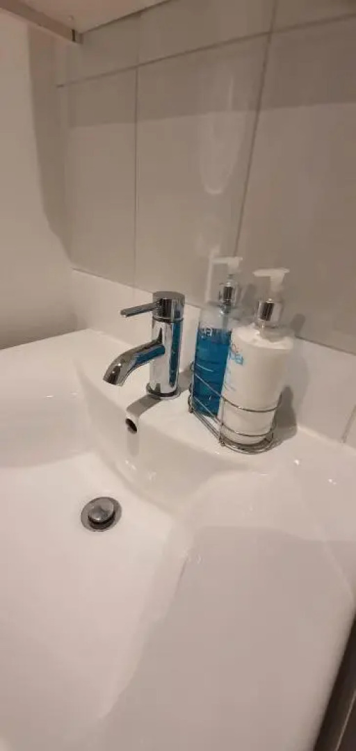 3 BEDROOM SERVICED APPARTMENT CENTRAL LOCATION SEA SIDE TOWn