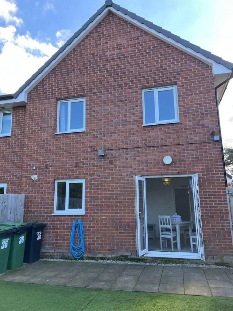 Remarkable 3-bed House in Wirral