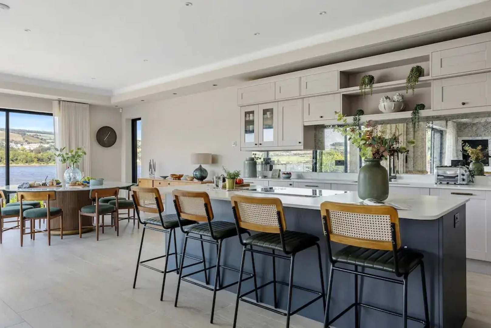 Gable View in Combeinteignhead