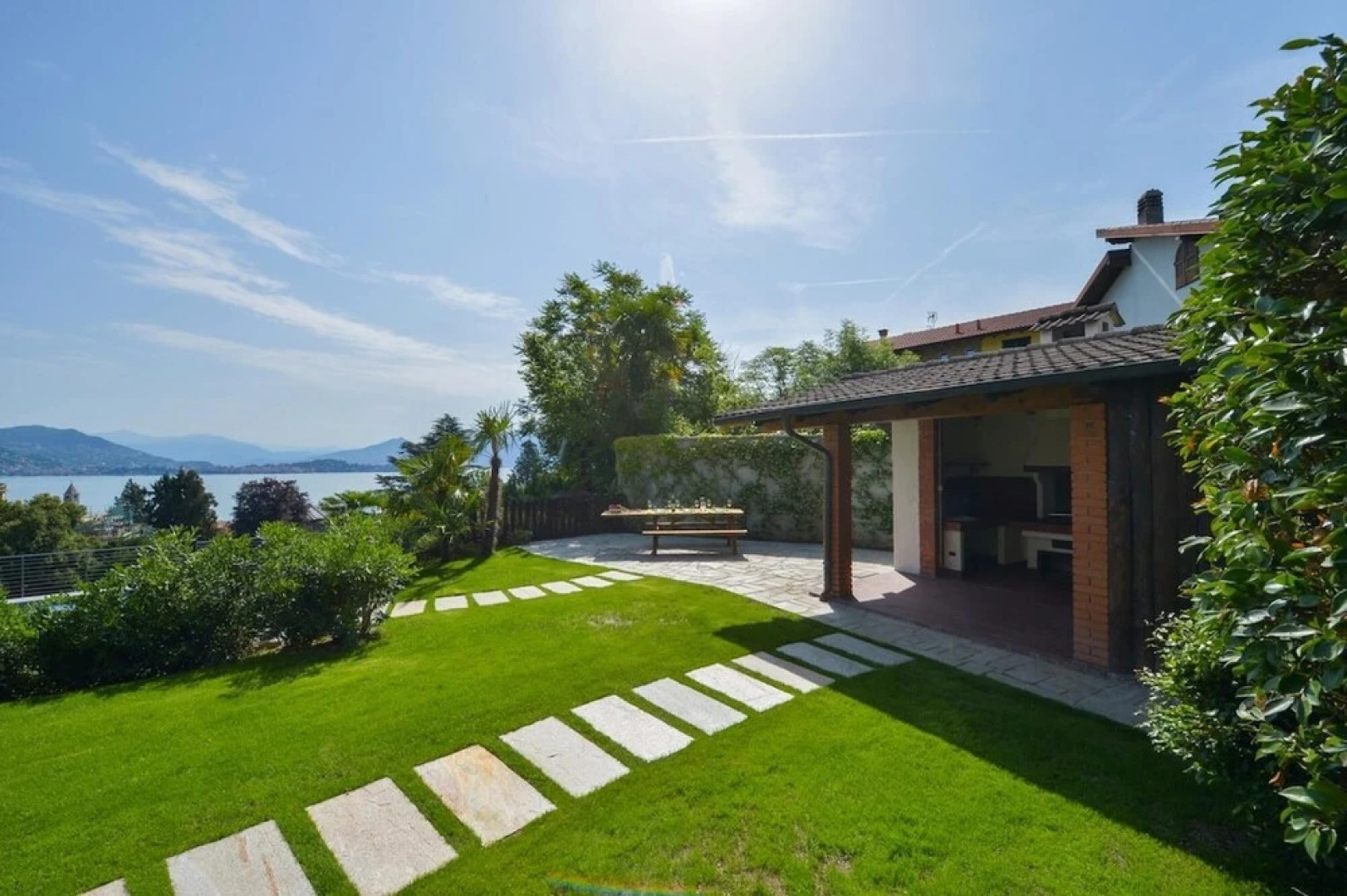 The View-sky Design apt With Terrace Lake View