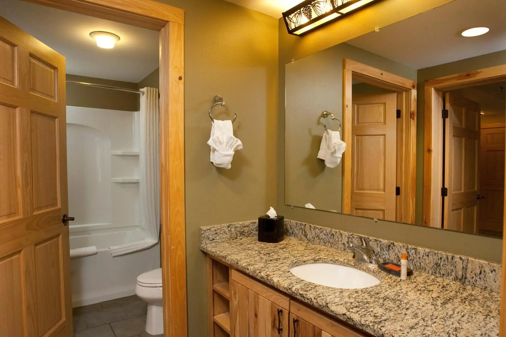 Hope Lake Lodge & Indoor Waterpark