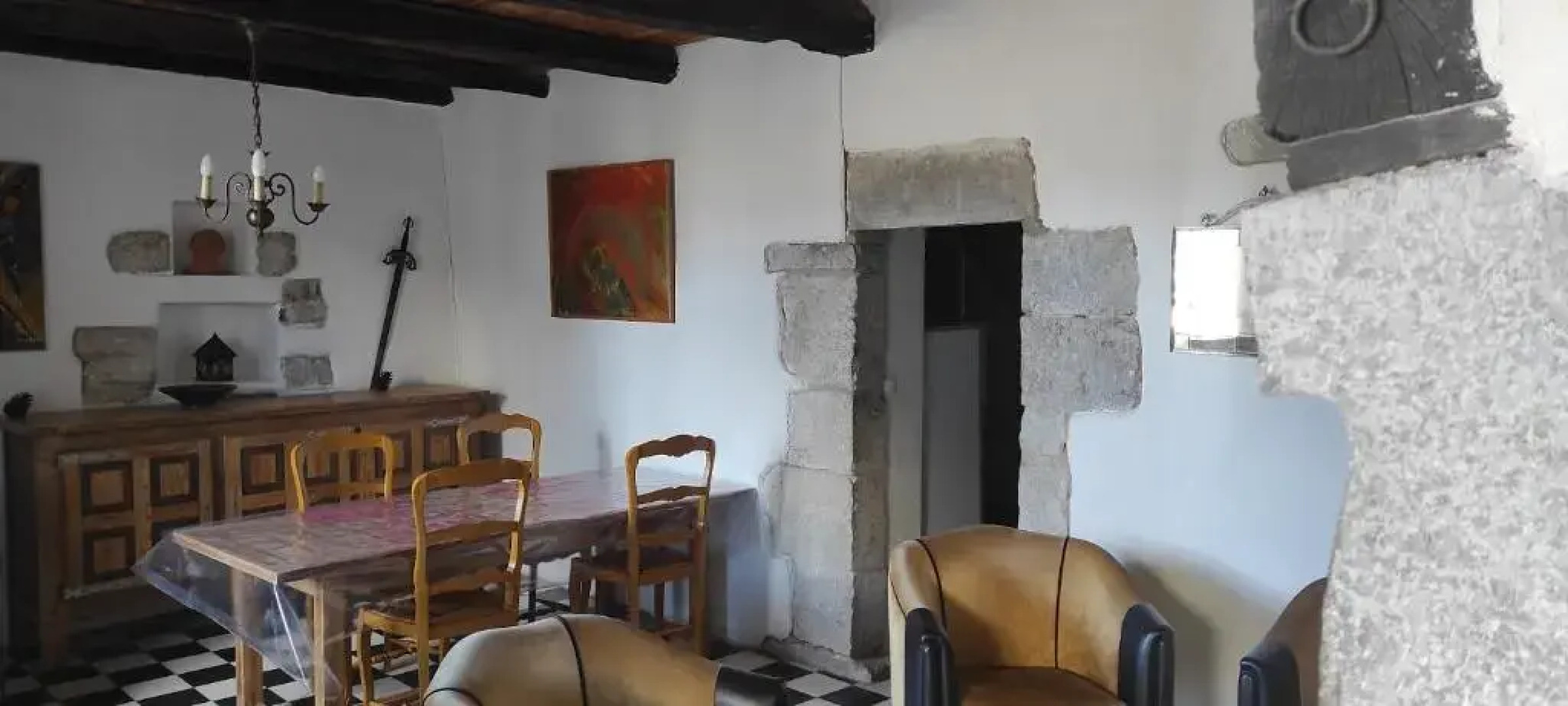 maison pierre et voûte au cœur du village