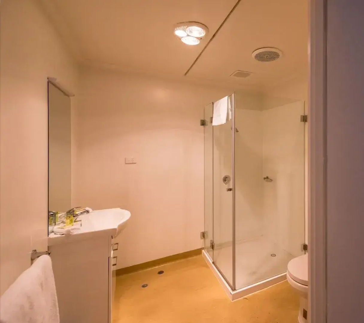 Pedder Wilderness Lodge