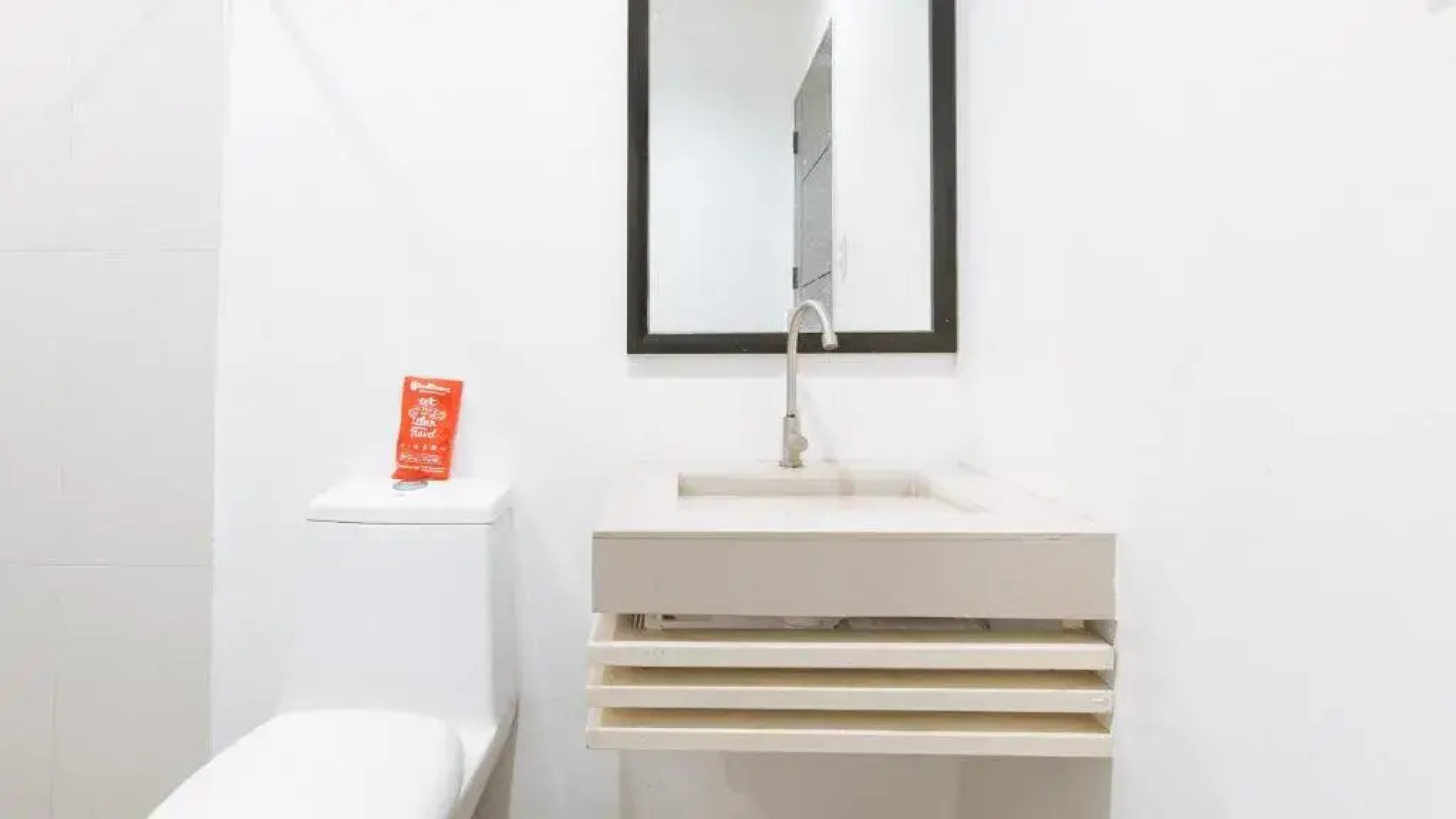 RedDoorz @ EL Highway Hotel Bulacan