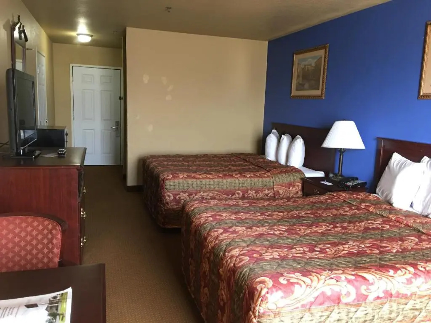 Hilltop Inn and Suites