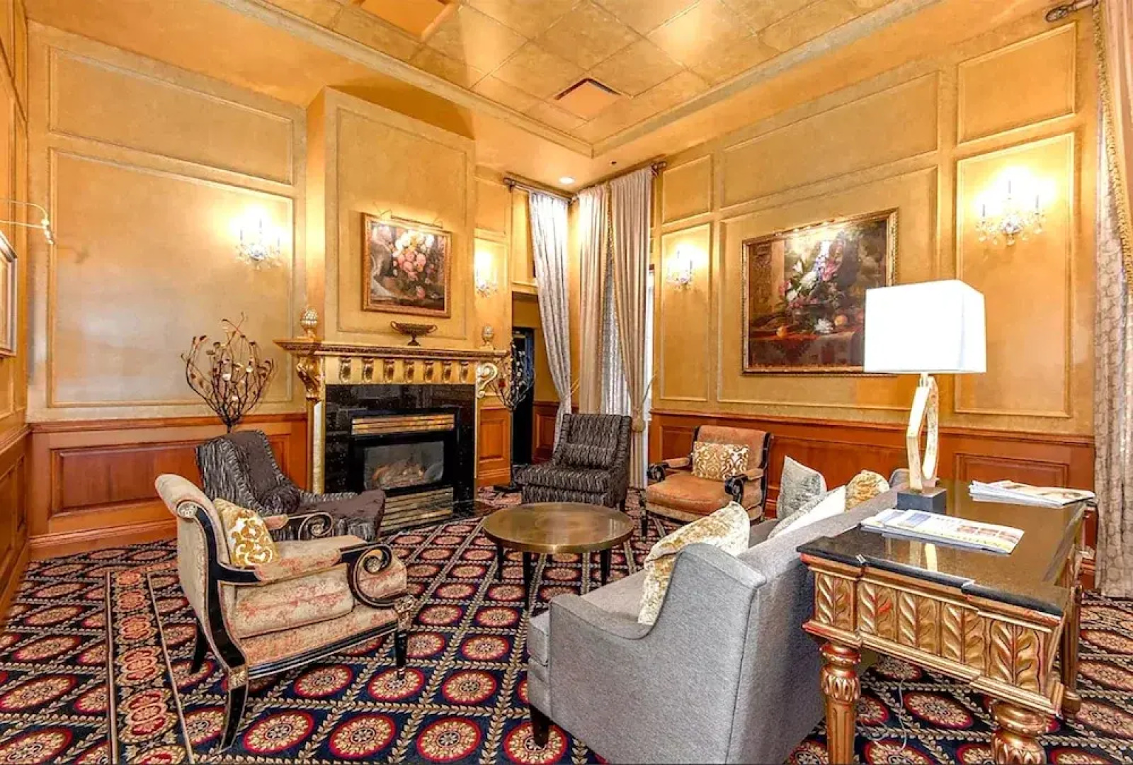 Boutique Downtown Suites - Privately owned