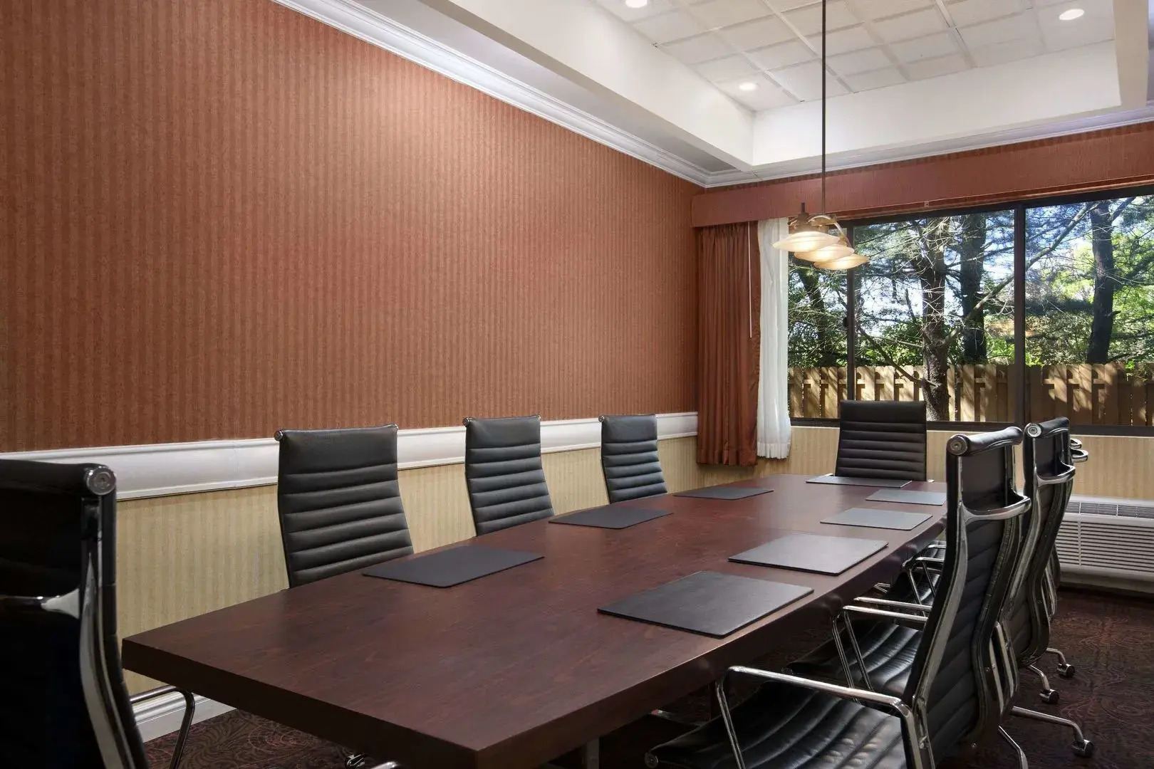 Holiday Inn Long Island-Islip Arpt East by IHG