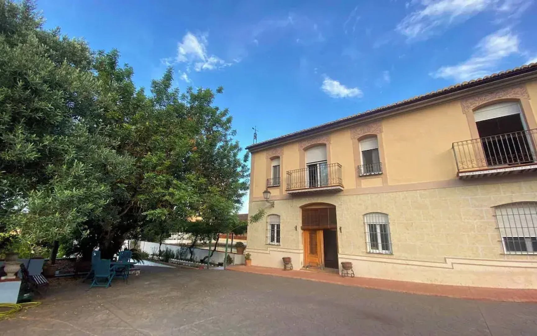 Complete, Spacious House, With Pool and Surrounded by Nature