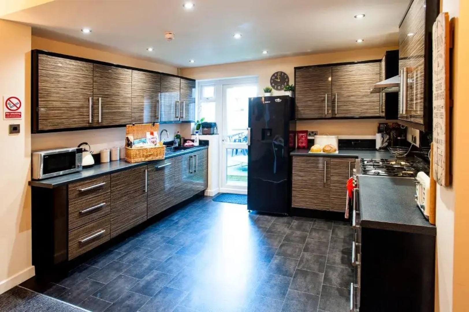 Beachaven (7 Bedroom/5 Bathroom)