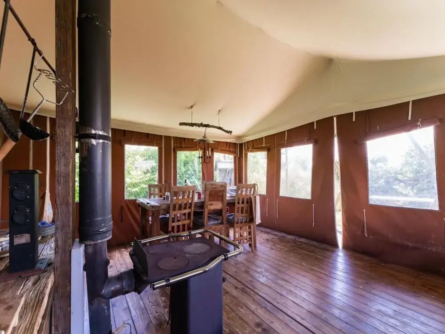 Unique, Comfortable Tent Houses on a Small Holiday Park a 5 Minute Walk From the sea