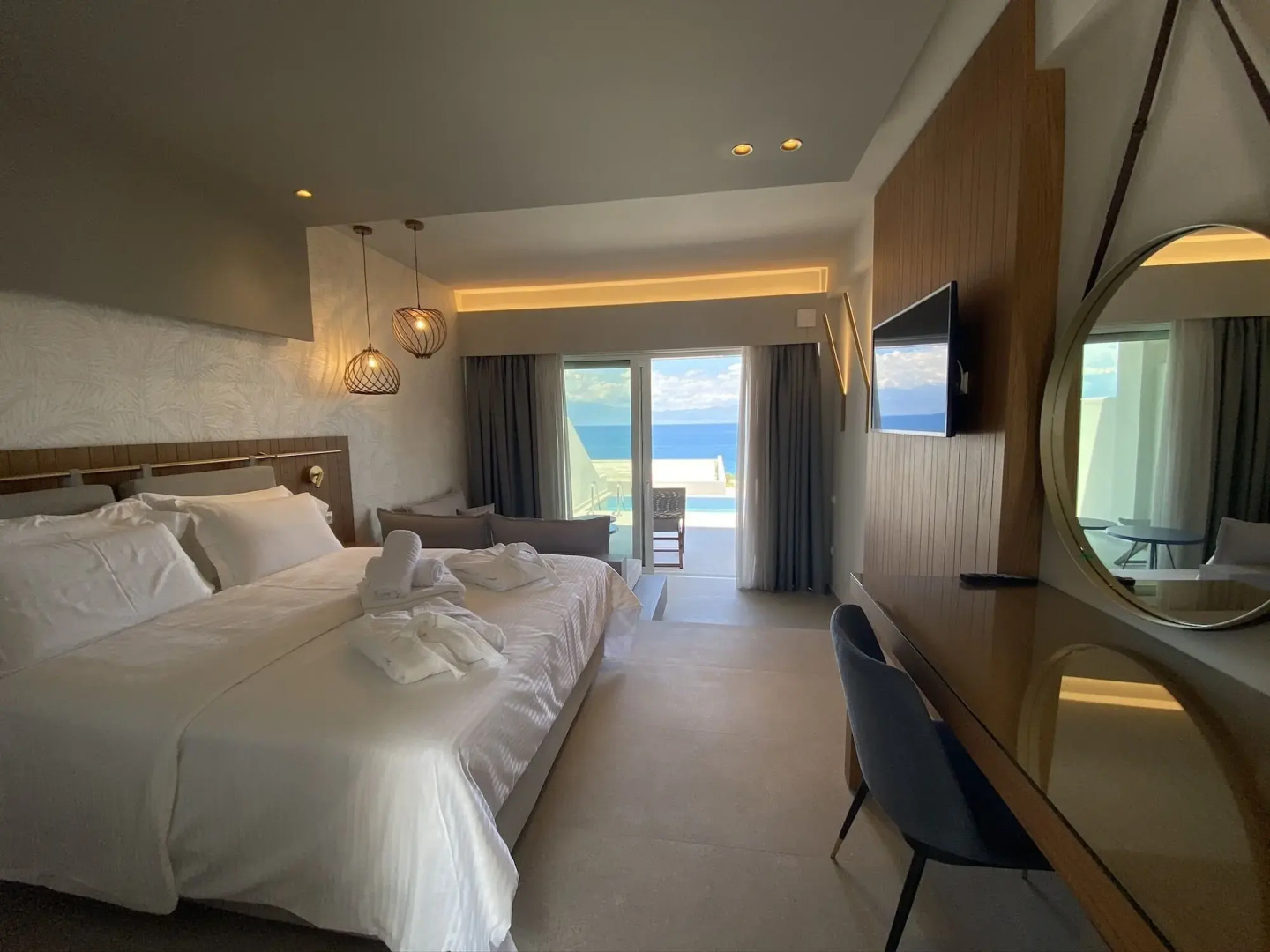 Colonides Beach Hotel