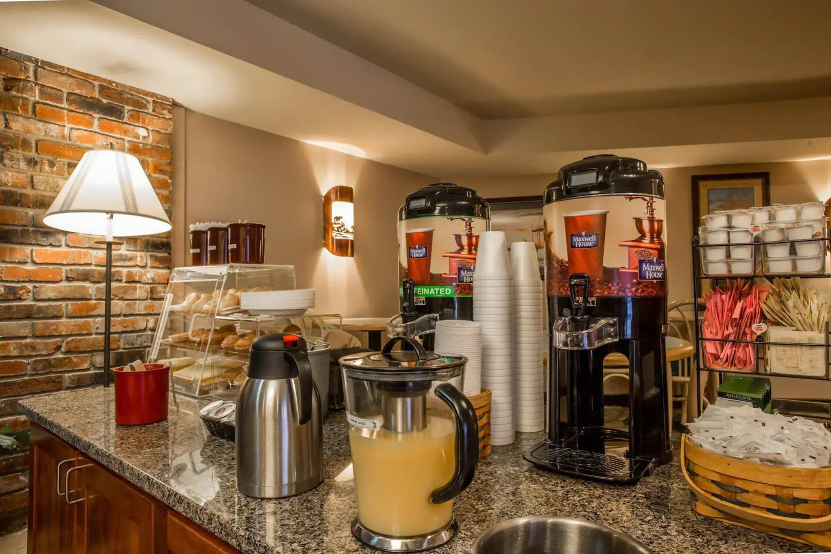 Econo Lodge Cherokee Near Island Park