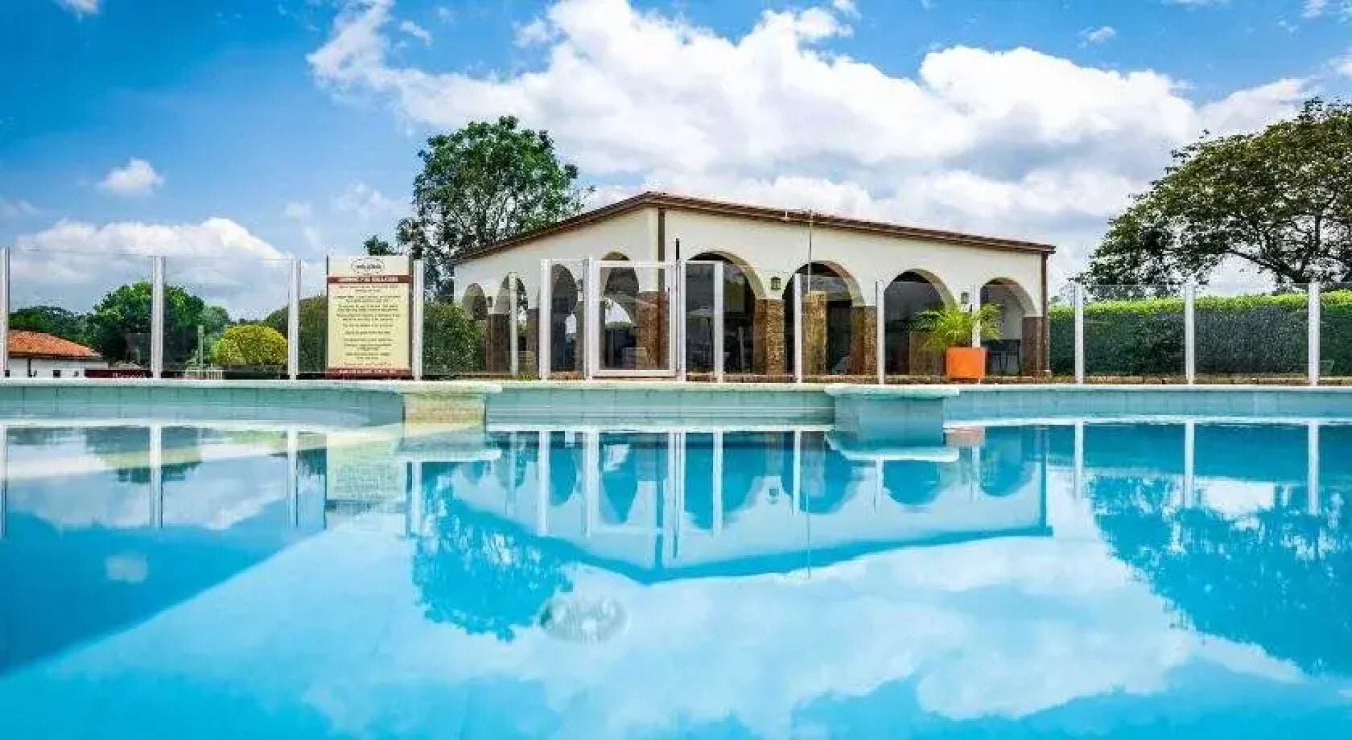 Hotel Estrella Del Monte