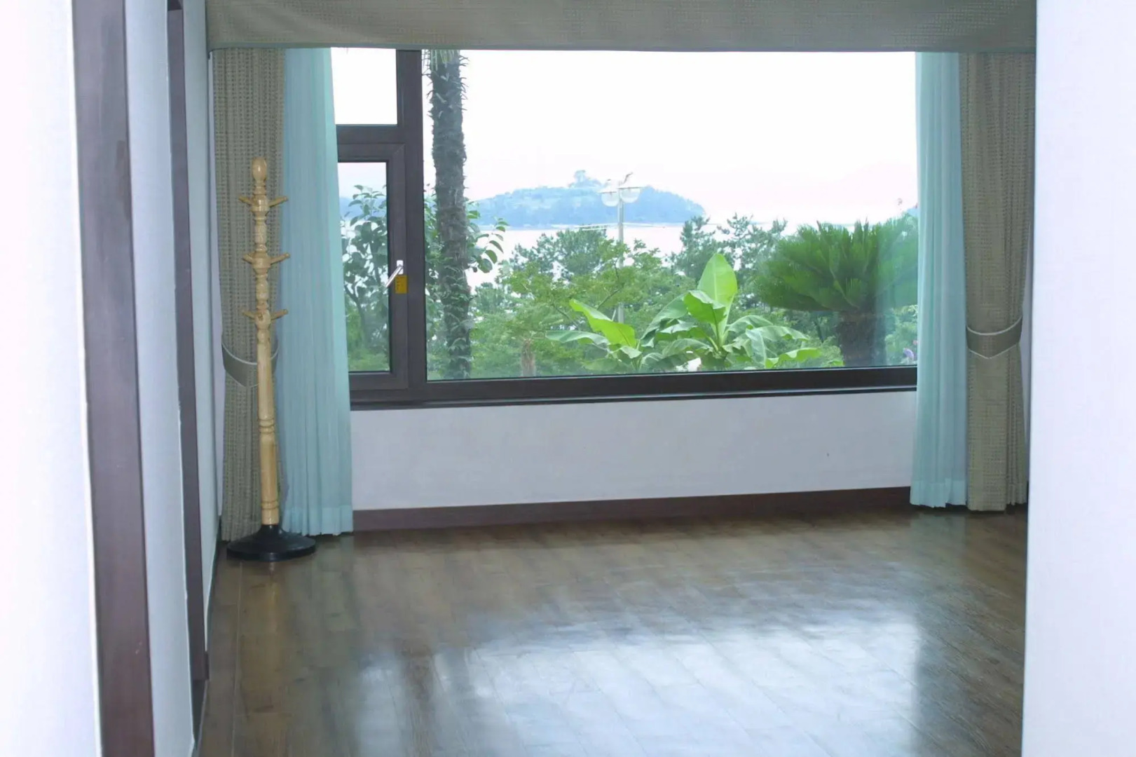 Samcheonpo Seaworld Hotel