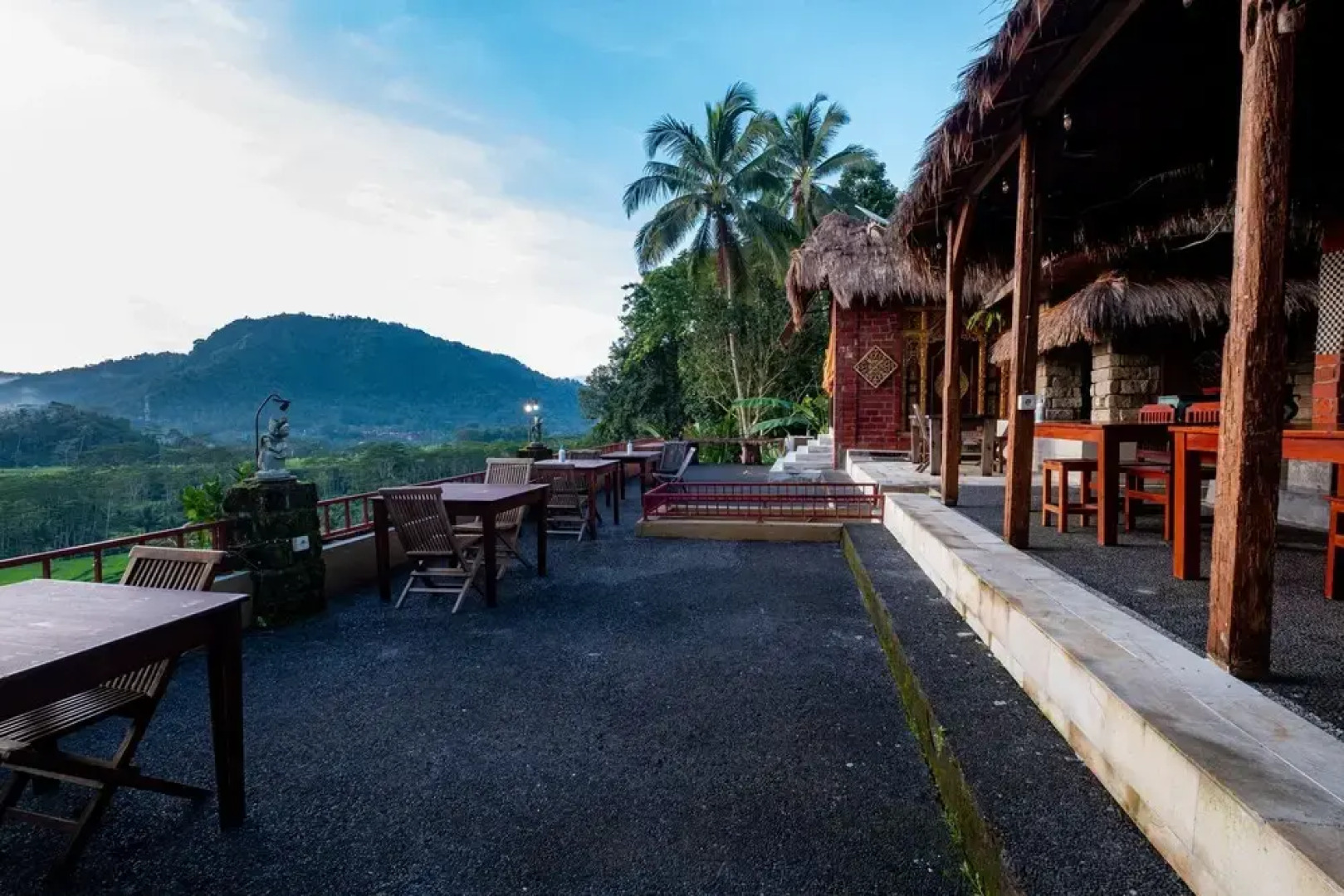 Natural View Sidemen Villa & Cottages