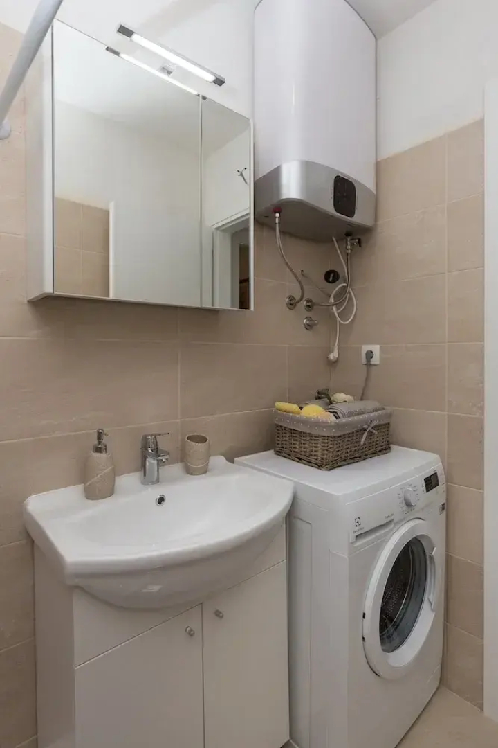 Apartment Kod Jadranke - Two Bedroom Apartment With Balcony and Sea View