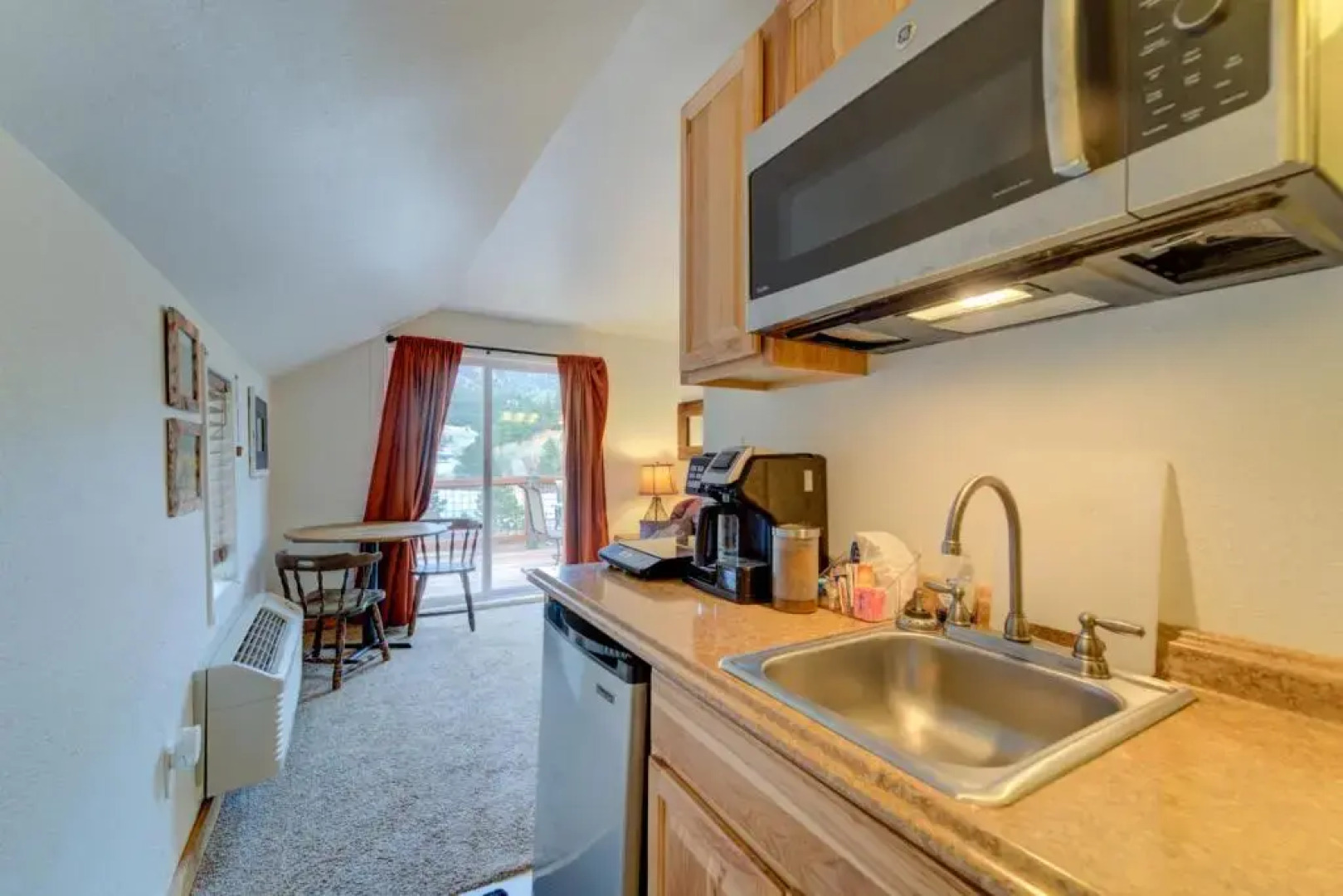 The Green Mountain Falls Lodge