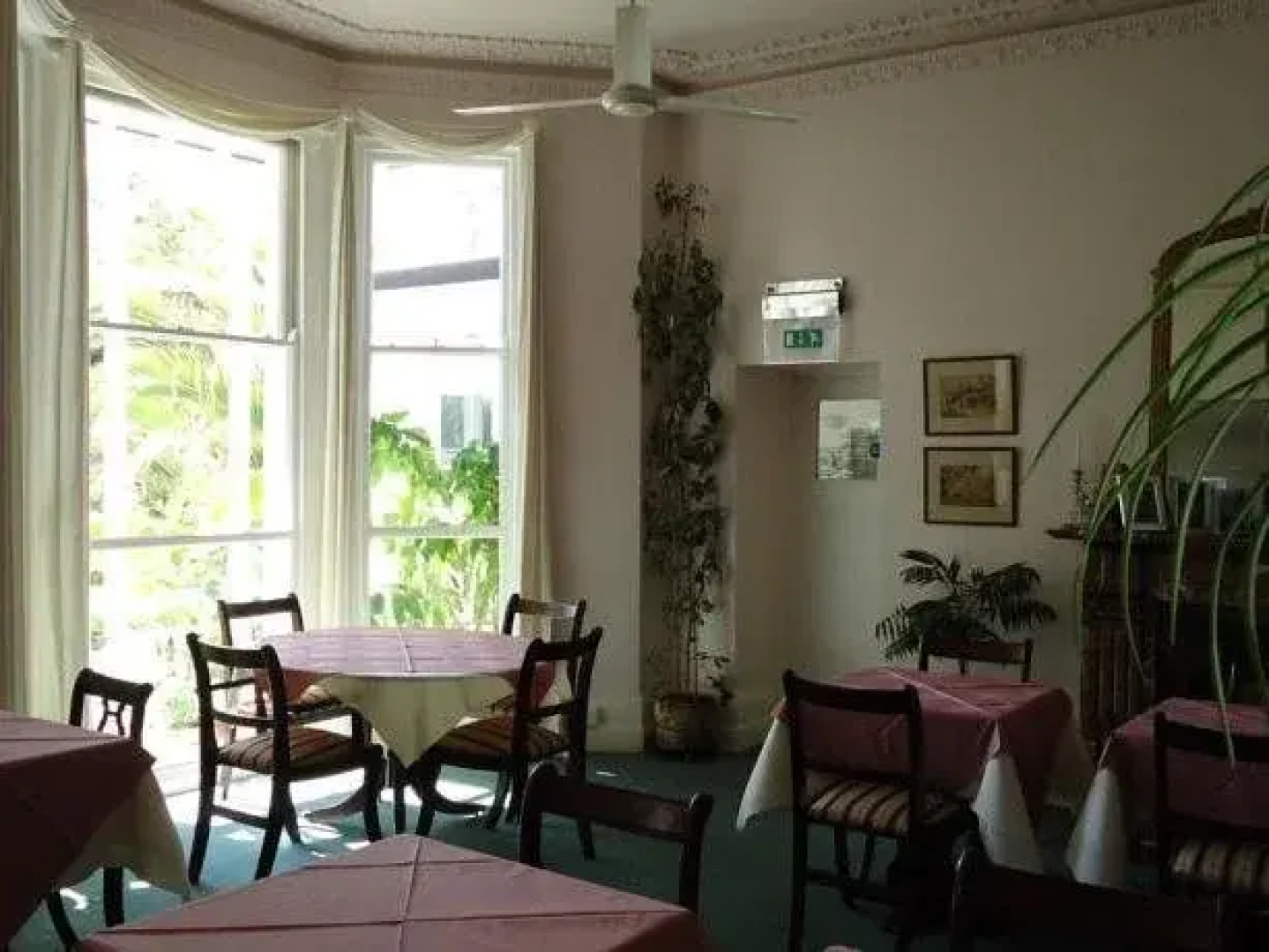 Cary Court - Guest House