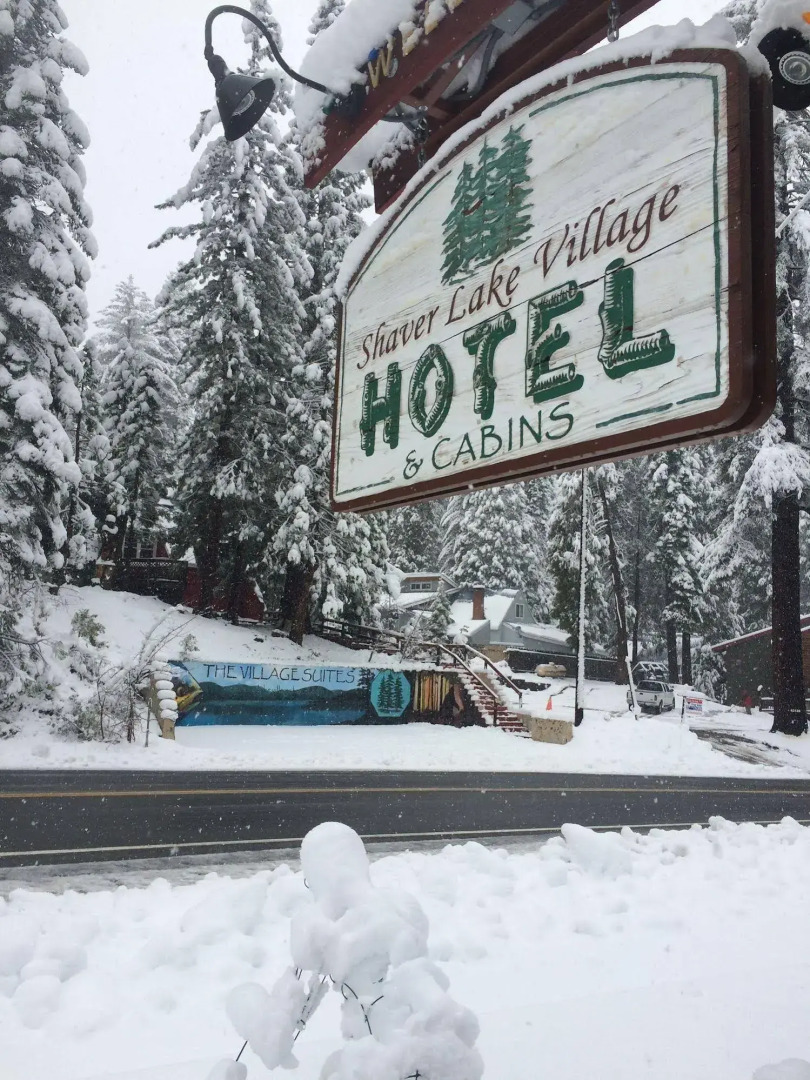 Shaver Lake Village Hotel