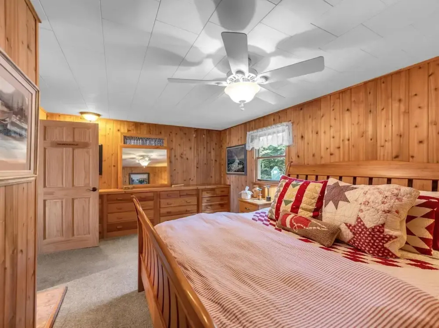 Picturesque Island Cottage 2 Bedroom Home by RedAwning