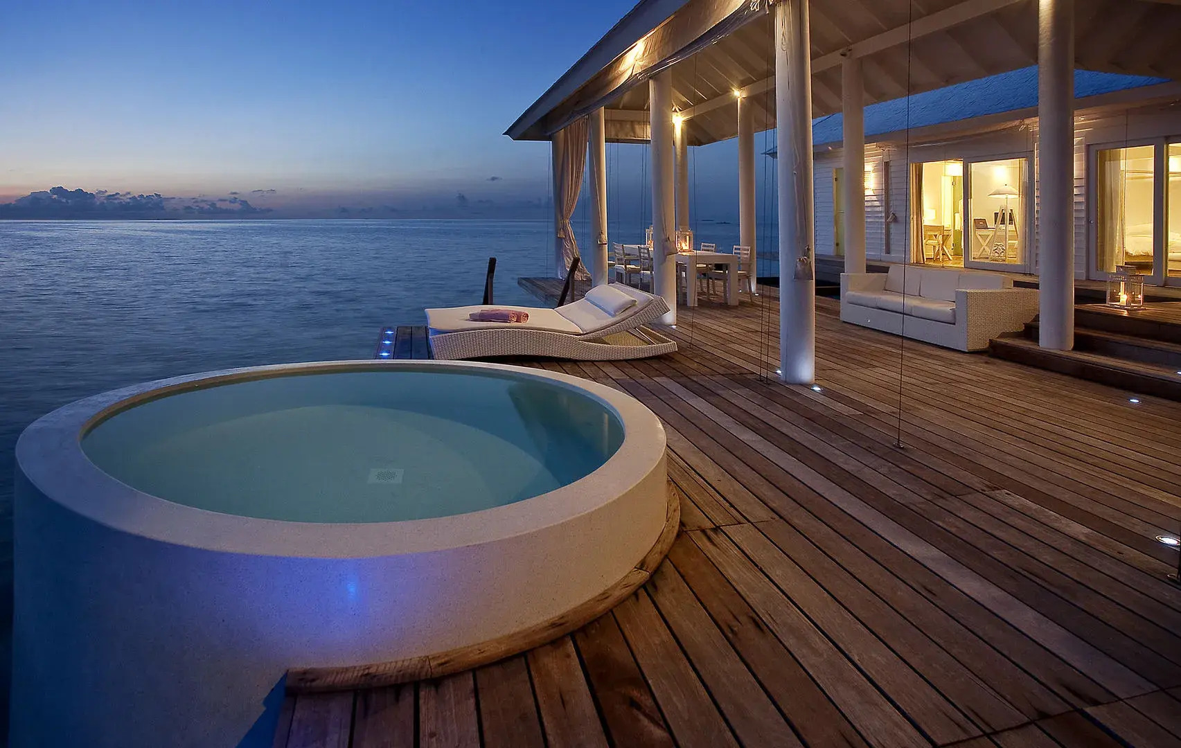 Diamonds Athuruga Maldives Resort & Spa