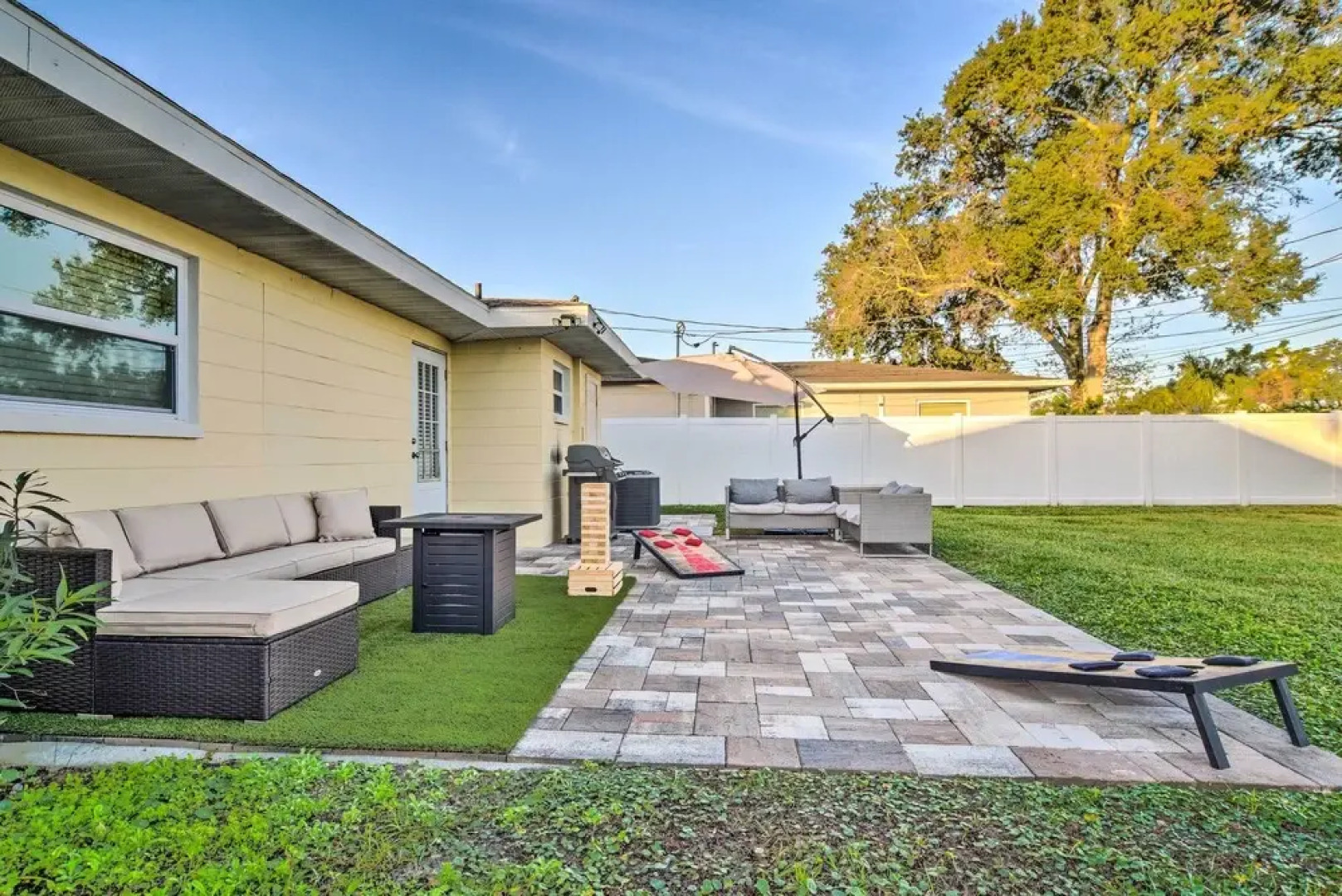 Sunny Seminole Home: Grill, Fire Pit & Fenced Yard