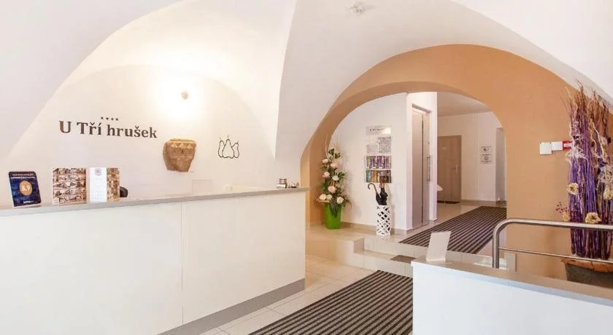 Suites & Apartments U Trí hrusek