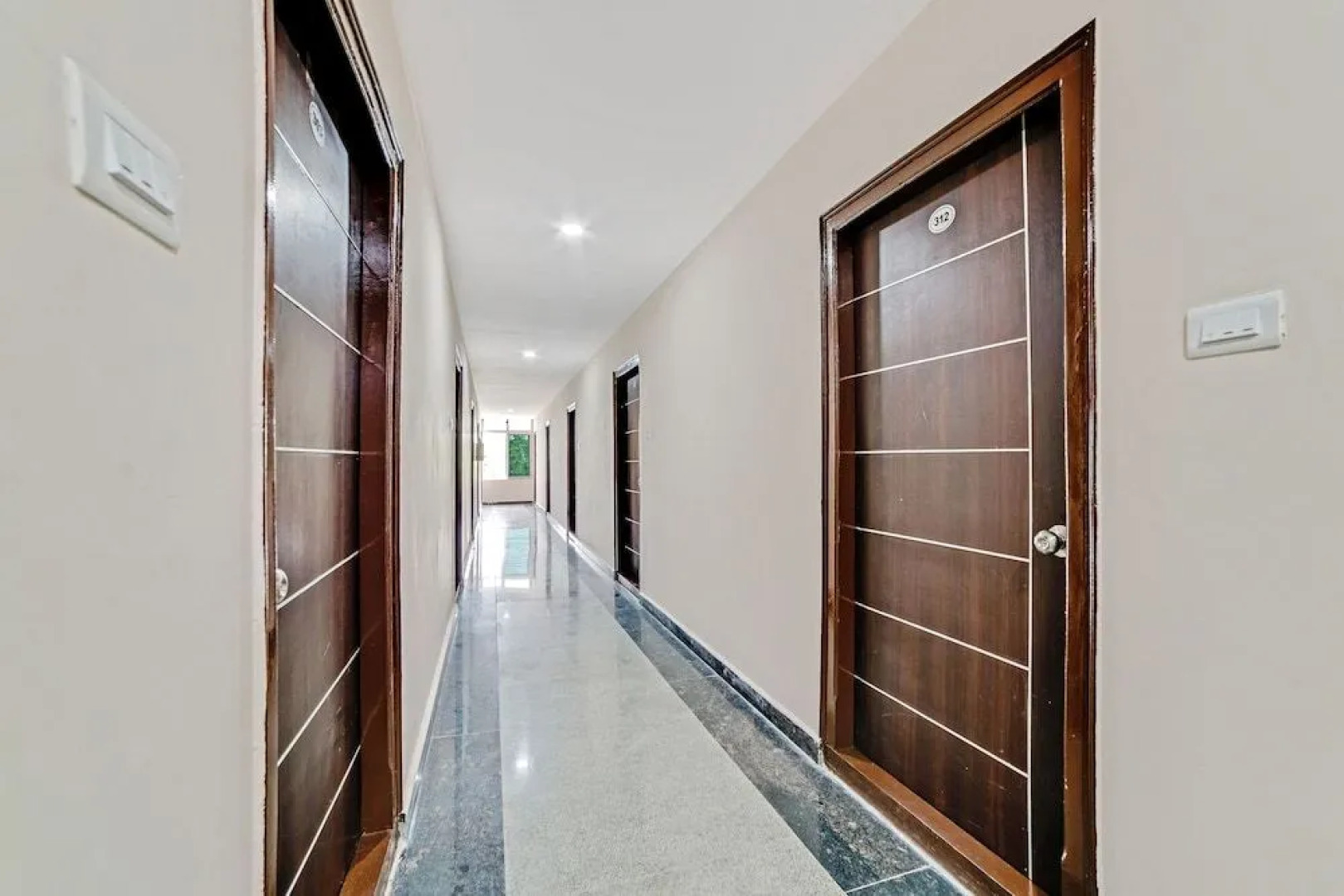 OYO Flagship 60526 5 STAR GRAND