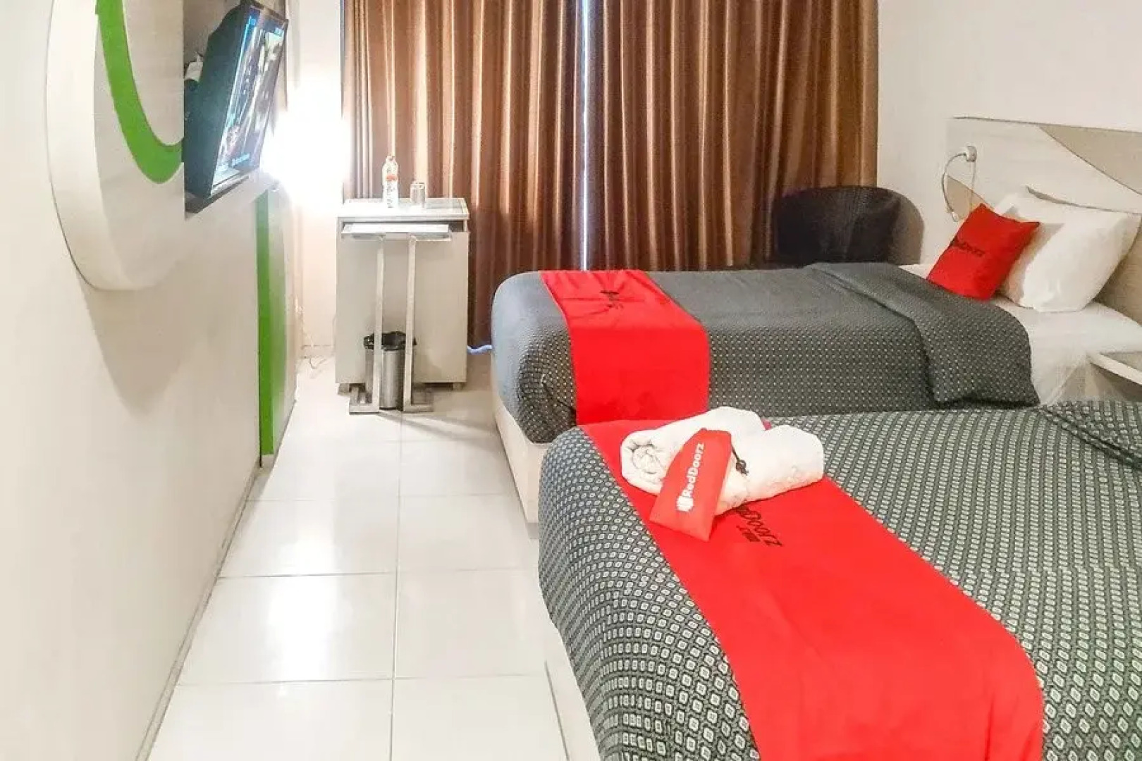 RedDoorz Premium @ Jalan Veteran Bojonegoro