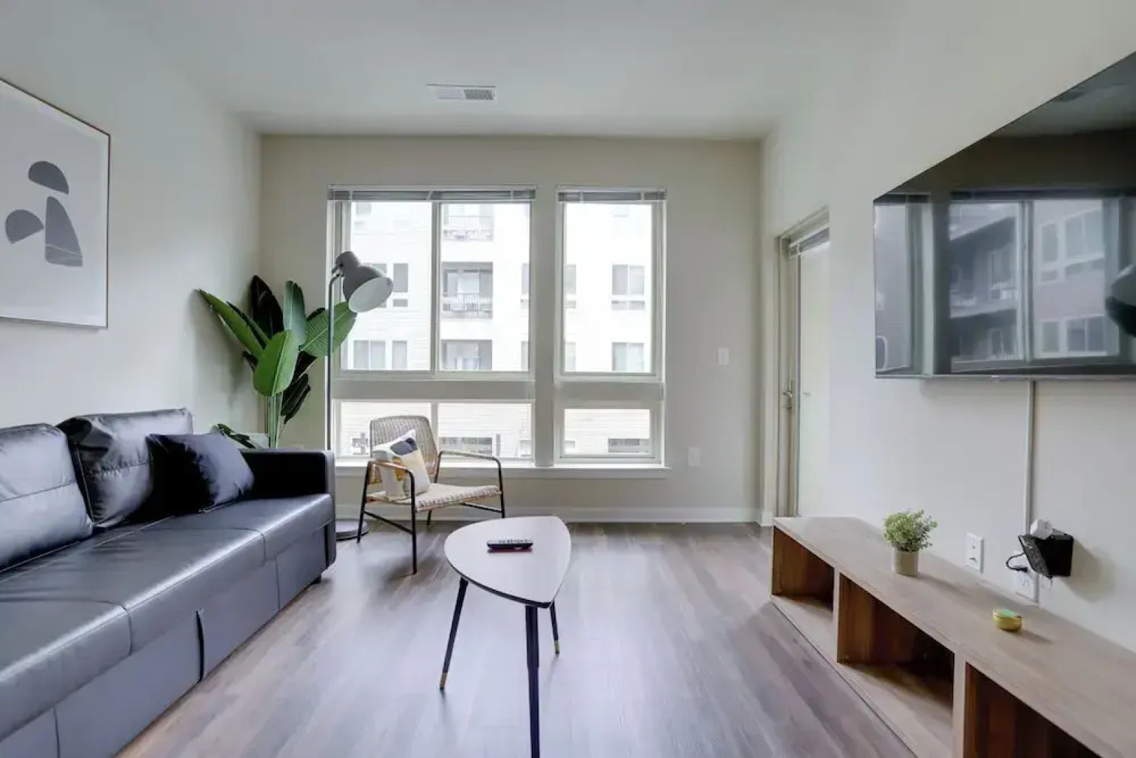 Incredible Apartment Near The Metro