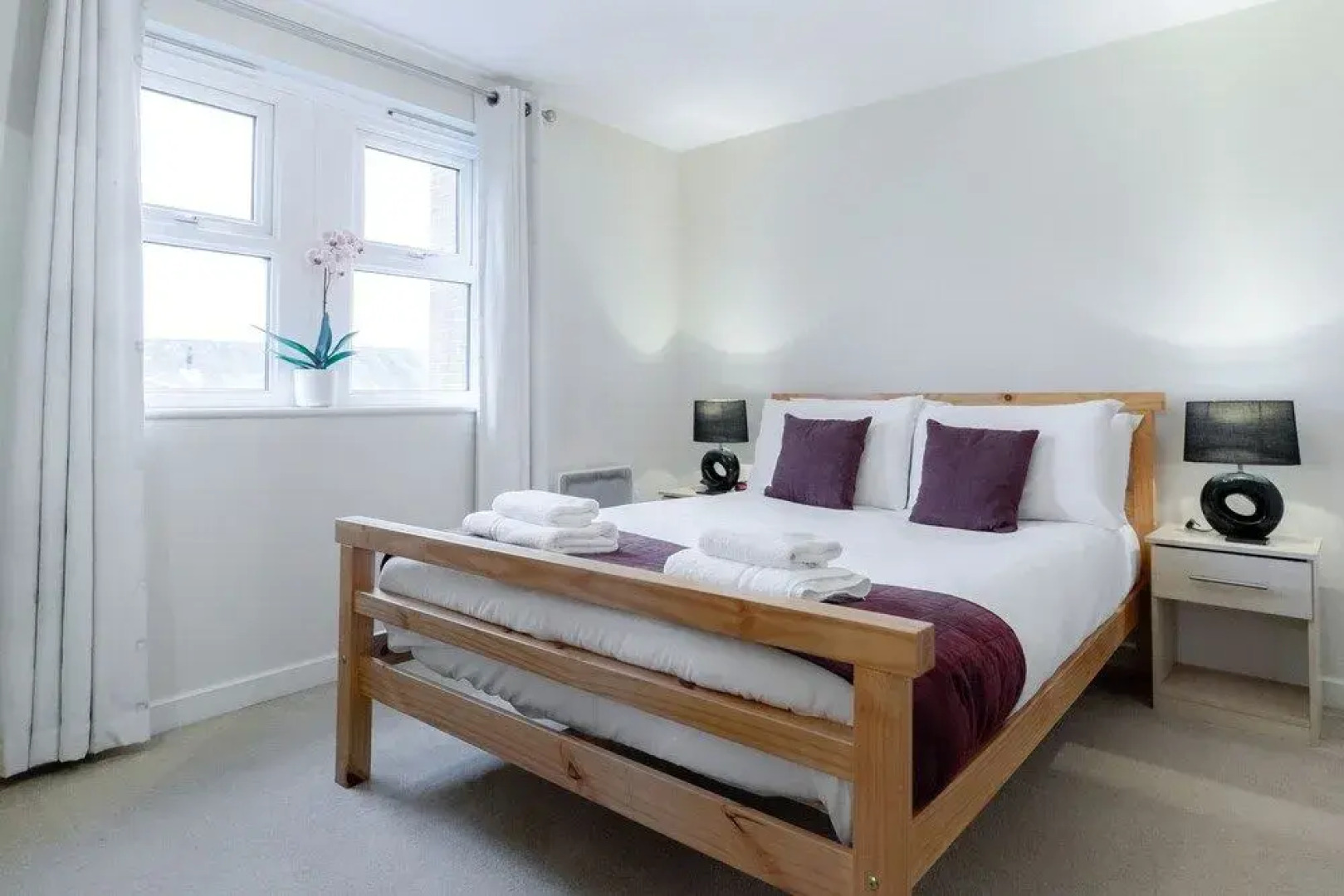 Roomspace Apartments-Courtyard Guildford