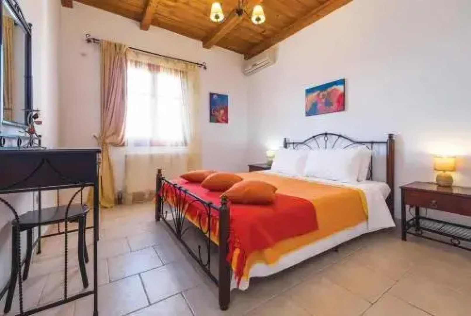 Daphne Aghios Nikolaos Peloponnese