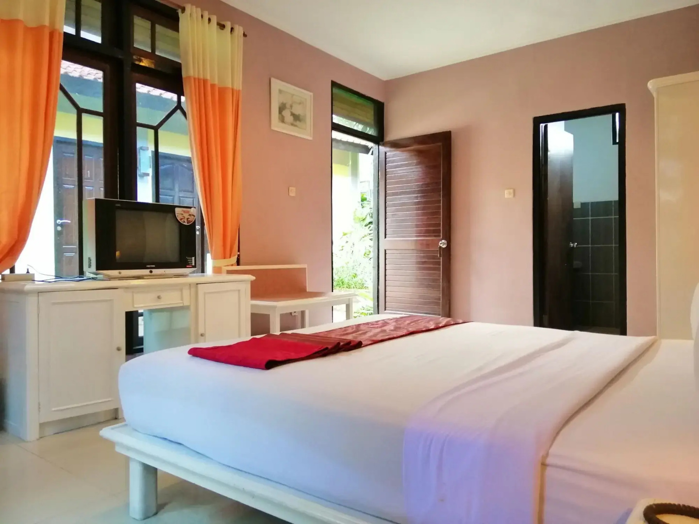 Royal Hotel and Villa Trawas