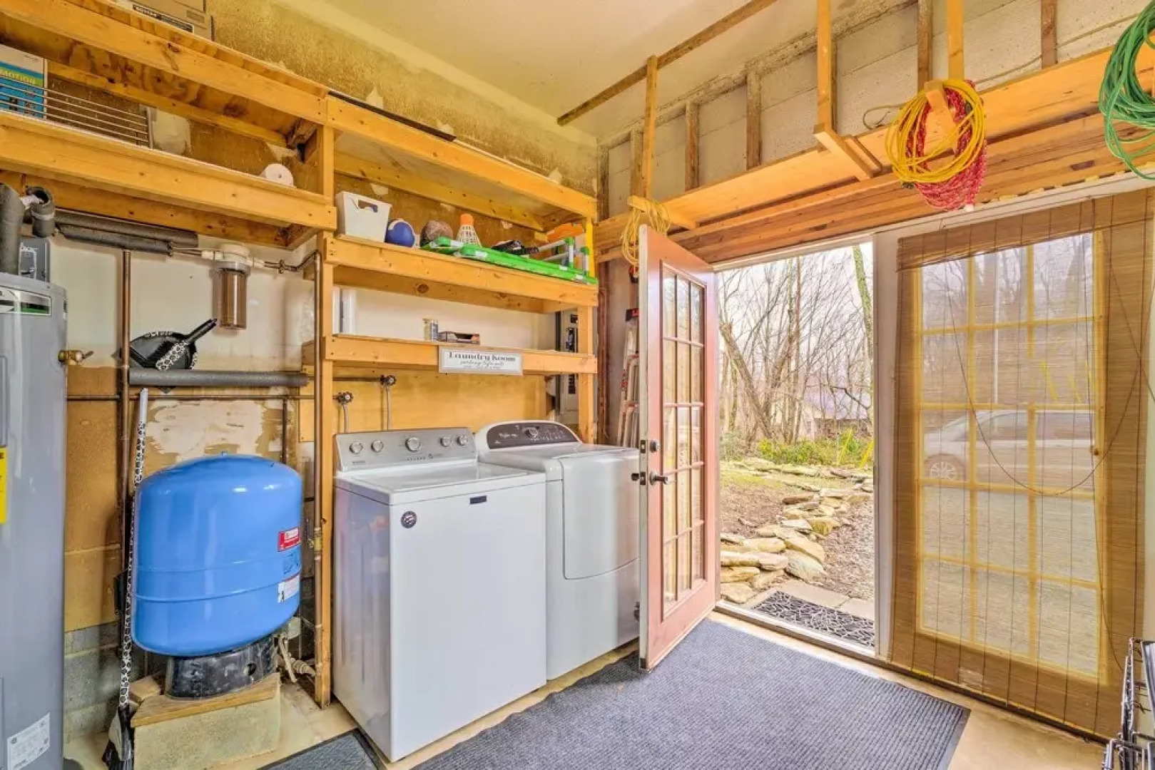 14 Mi to Beech Mountain: Home w/ Grills!