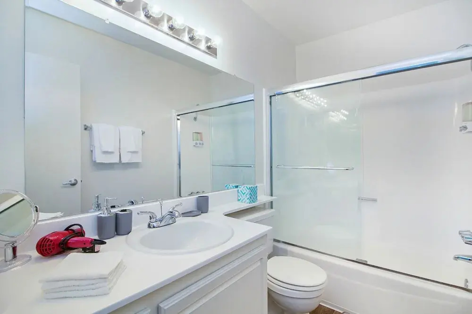 Private Entrance Under The Sea - 2BR/2BATH Next To Ritz Carlton - Walk To Ocean! (MB4)