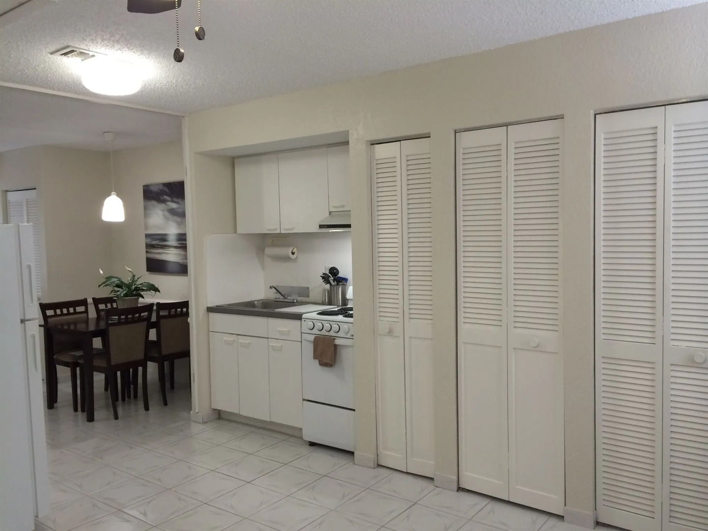 Hollywood by the Sea Hotel