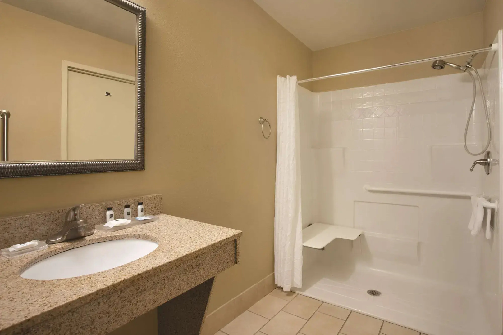 Country Inn & Suites by Radisson, Goodlettsville, TN