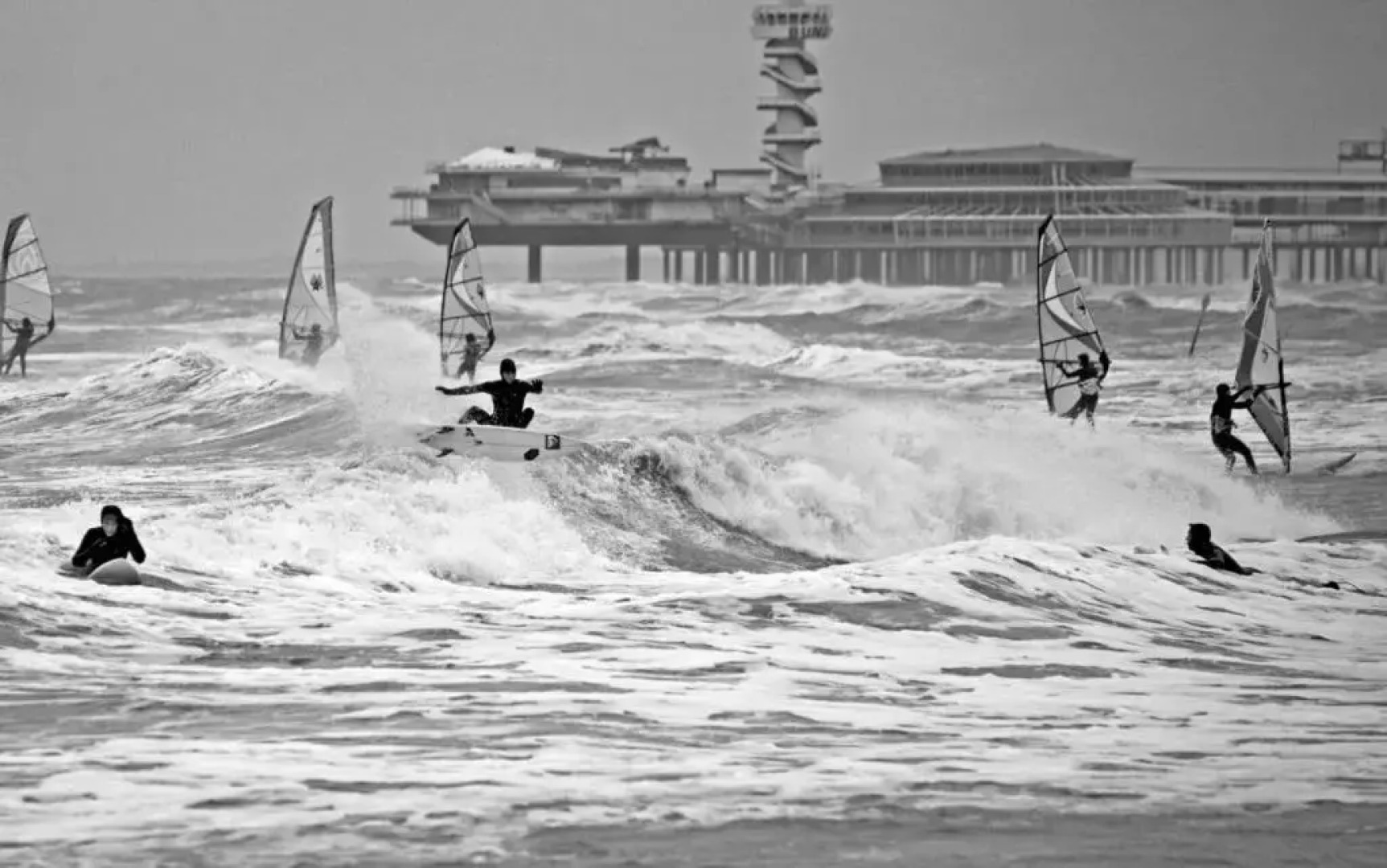 Private top floor, 150 m from the beach!