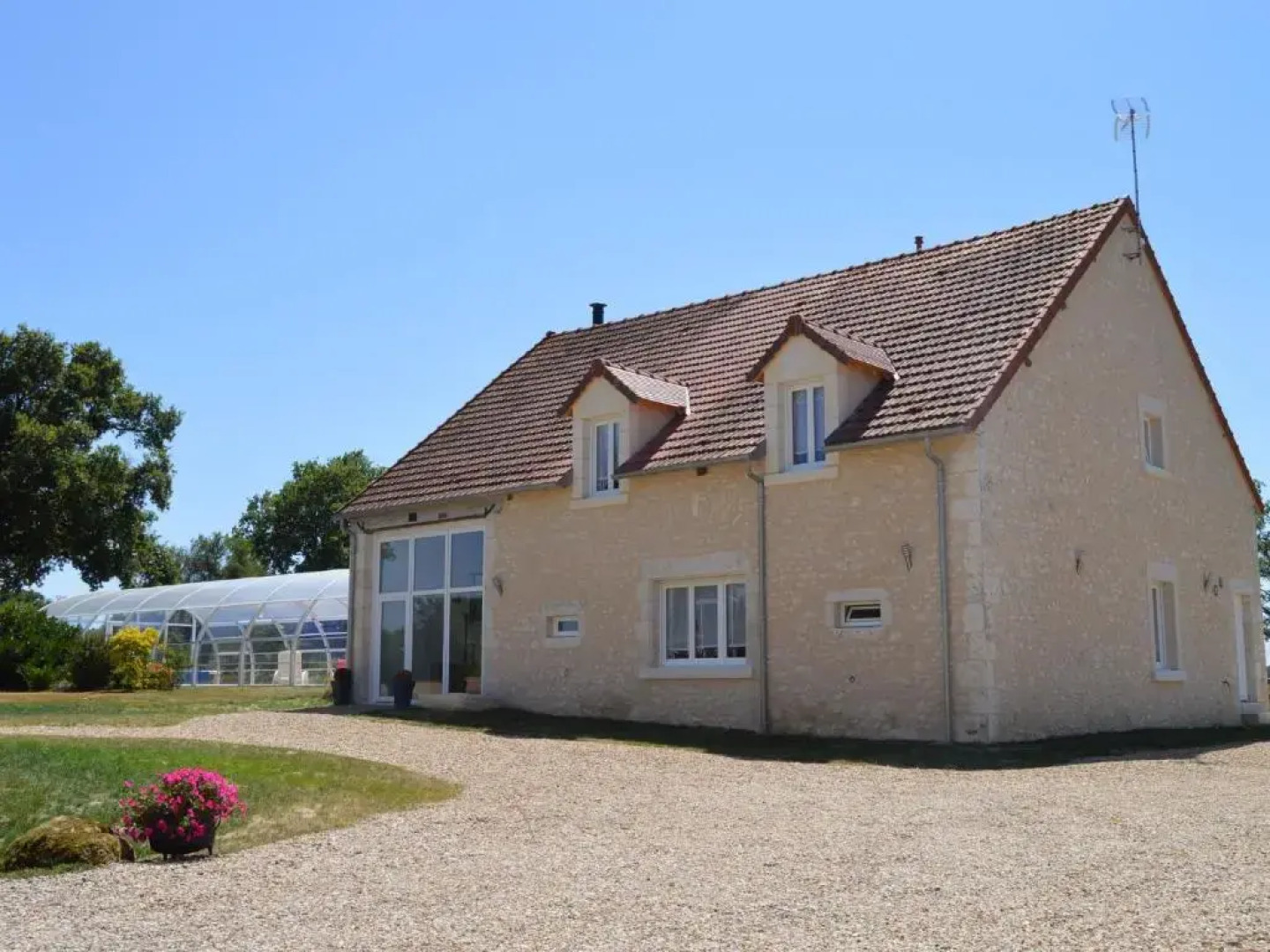 Gîte Bouesse, 7 pièces, 14 personnes - FR-1-591-9