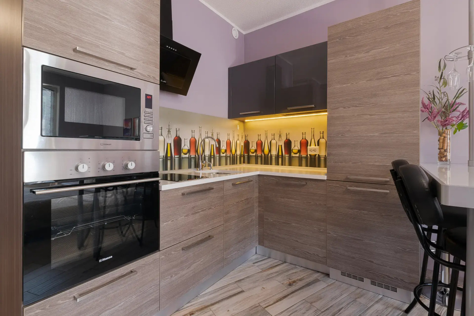 БелосНежность на набережной Обводного канала 108