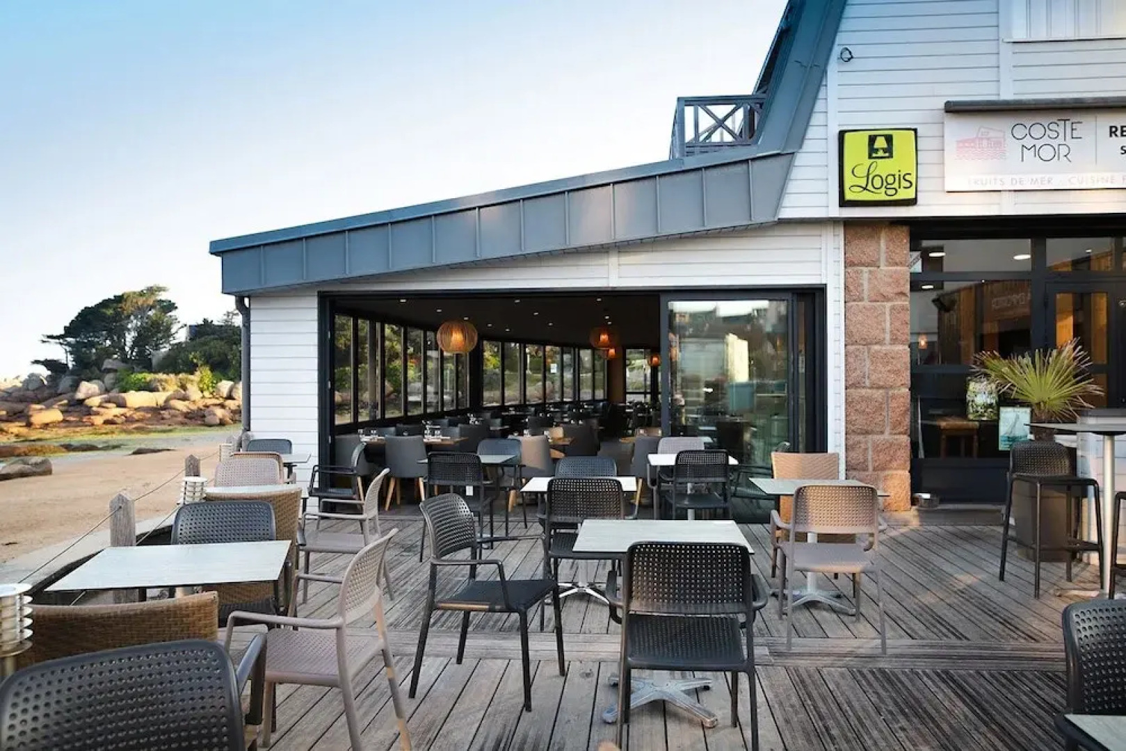 Logis Hôtel Saint-Guirec et de la Plage