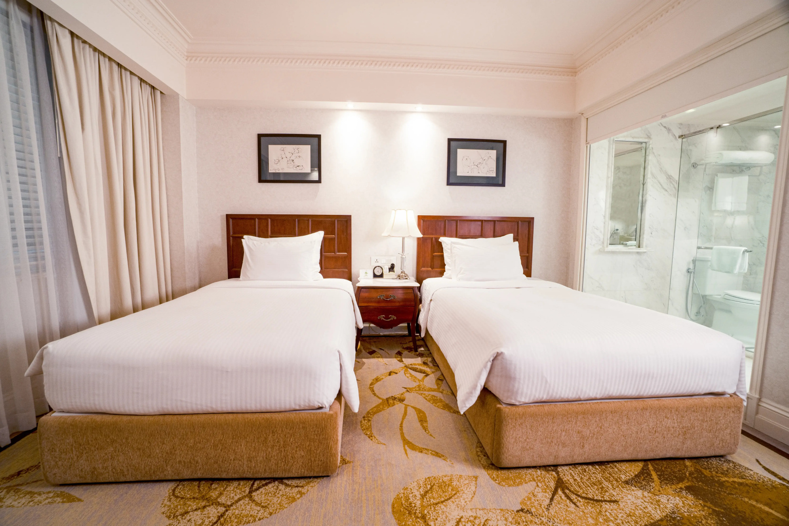 Apricot Hotel