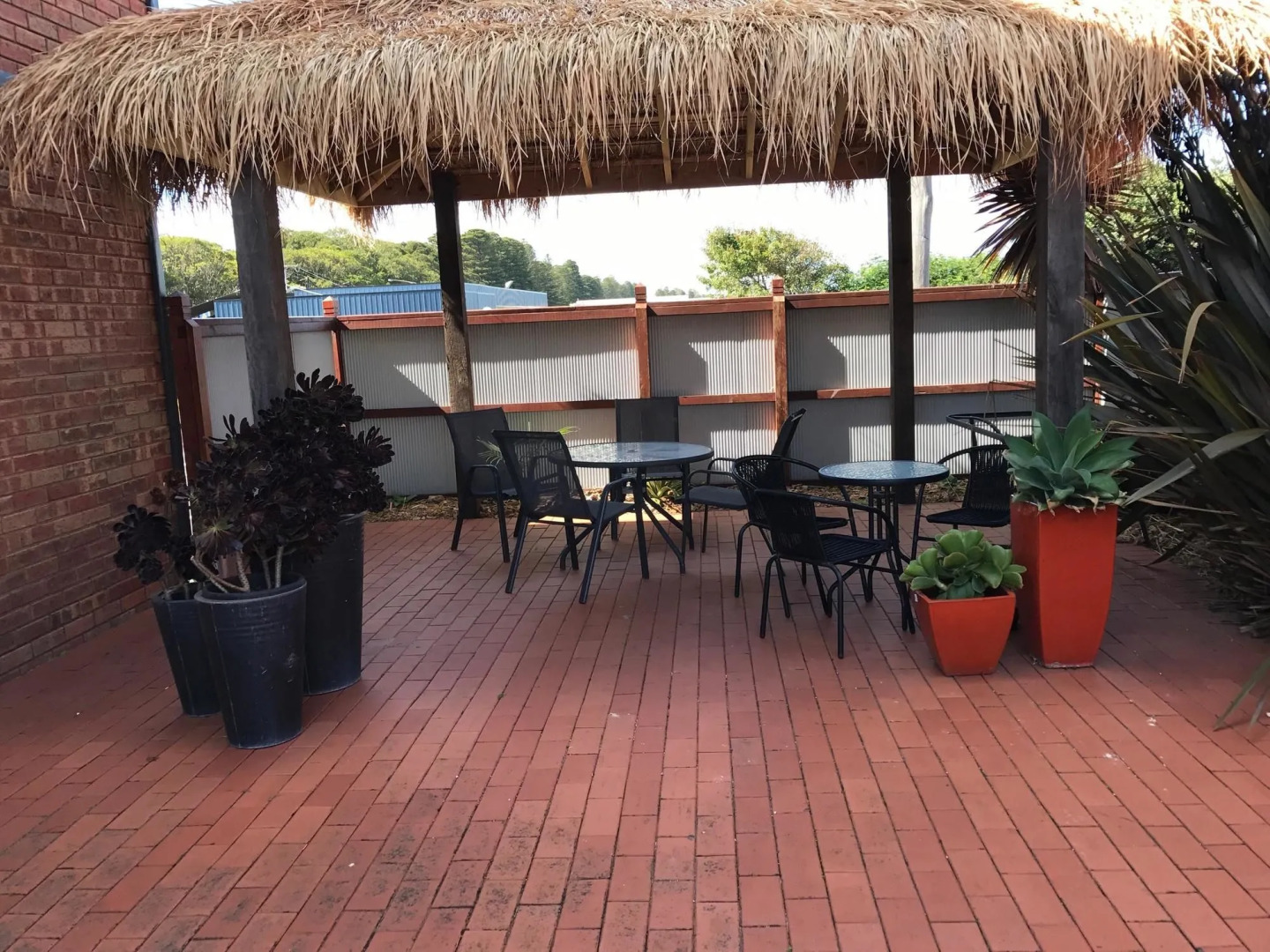 Waves Motel and Apartments