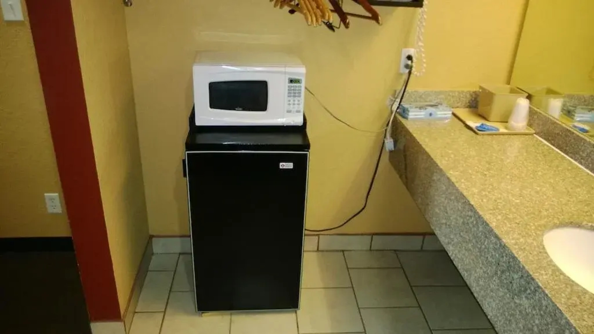 Sunrise Inn & Suites