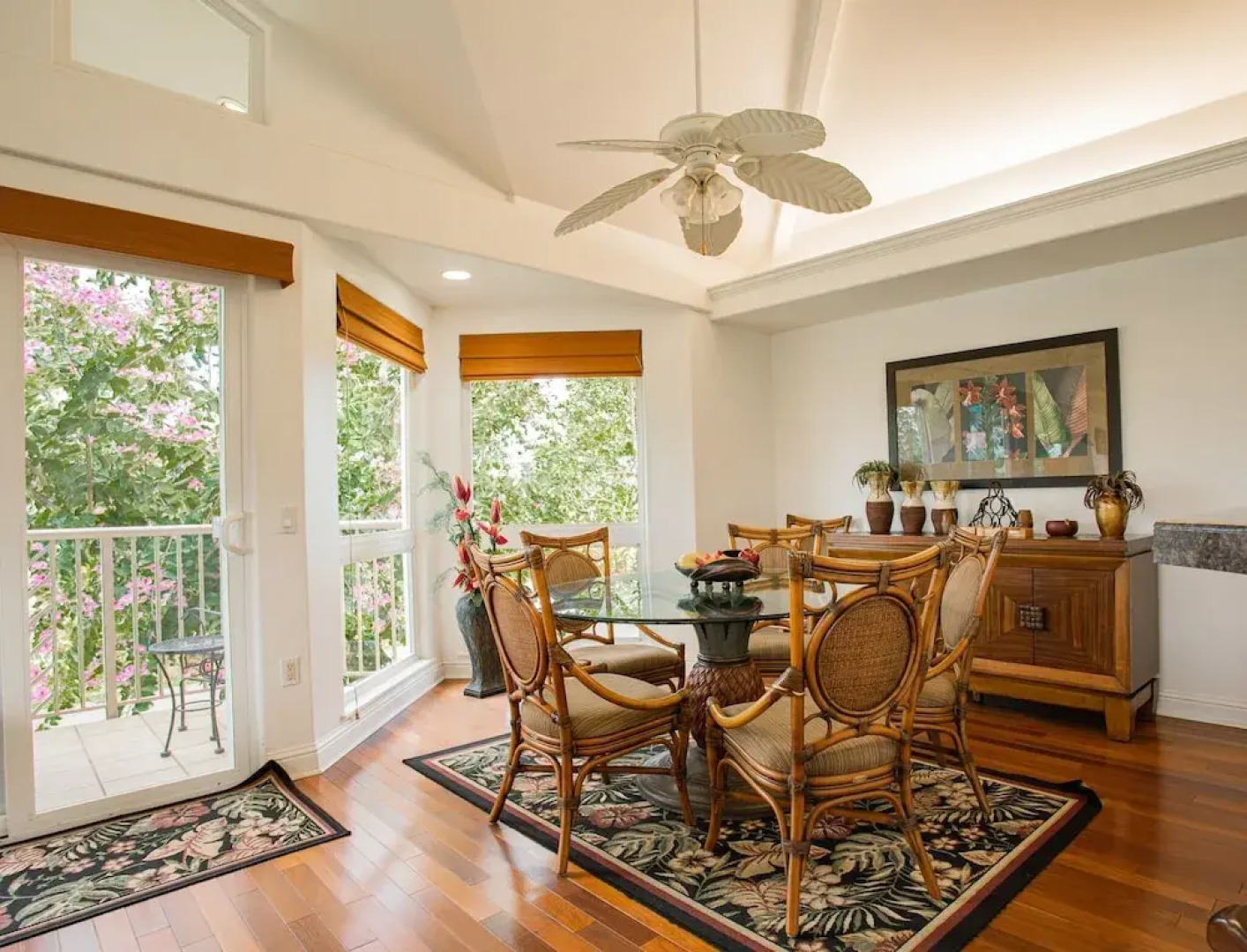 Villa of Kamalii by RedAwning