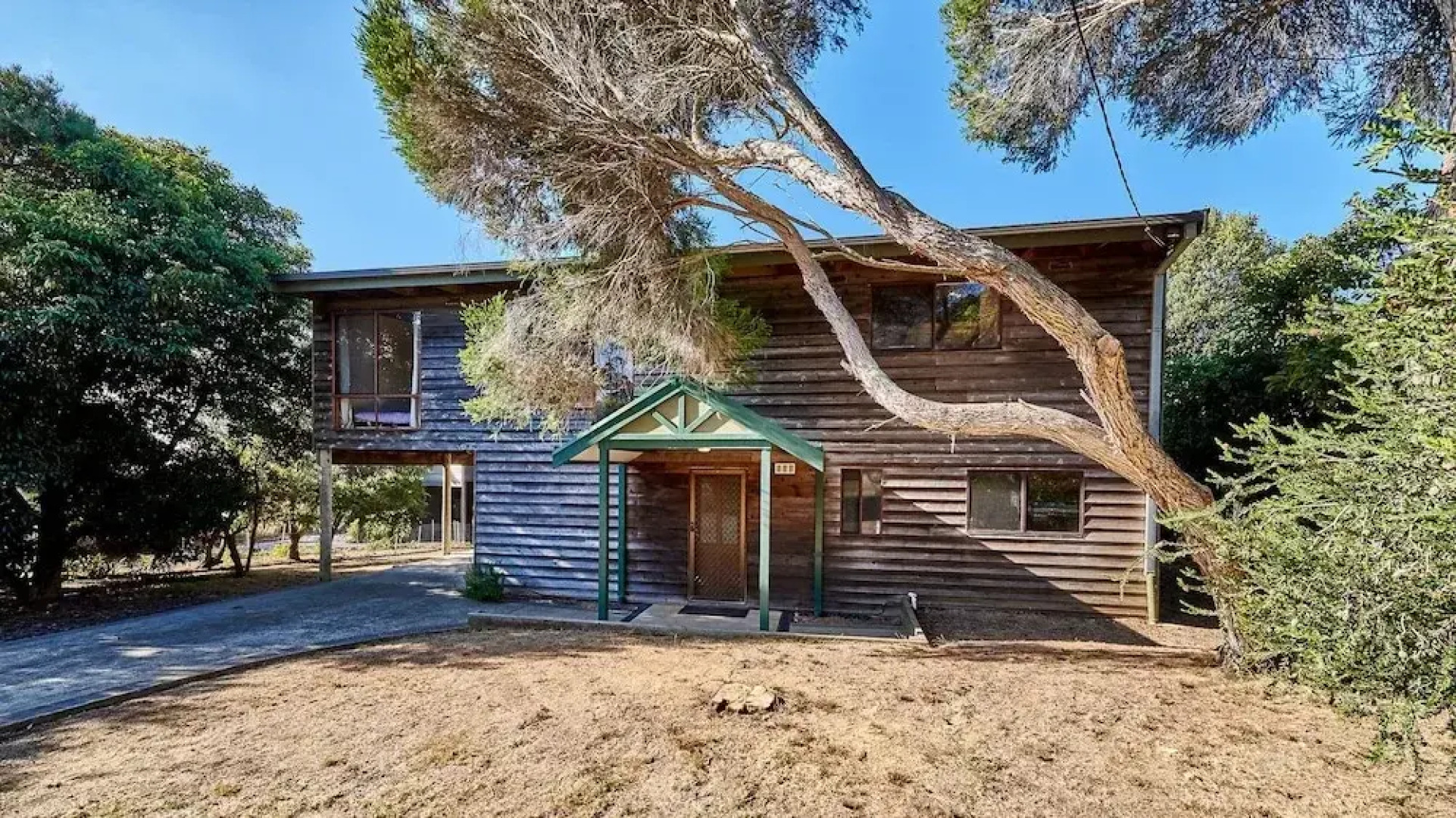 9 Boat Creek by the beach in Ventnor