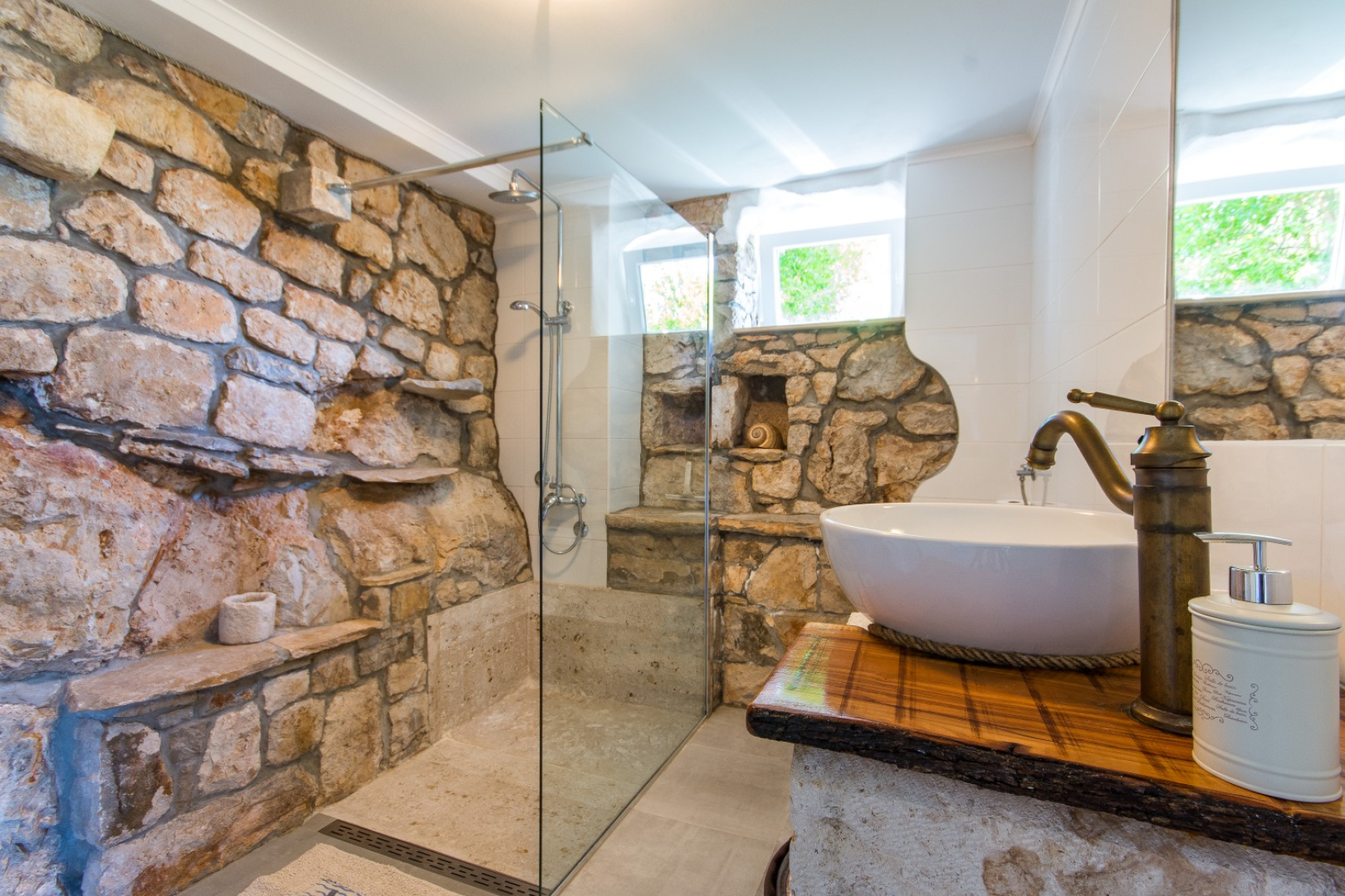 Holiday house Stone - pool house: Babino Polje, Island Mljet